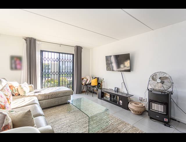 2 BEDROOM APARTMENT SOLD IN BURGUNDY ESTATE